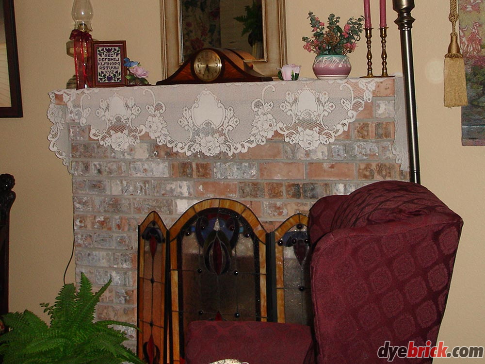 fireplace-before-dyebrick