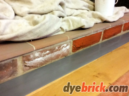 004 dyebrick